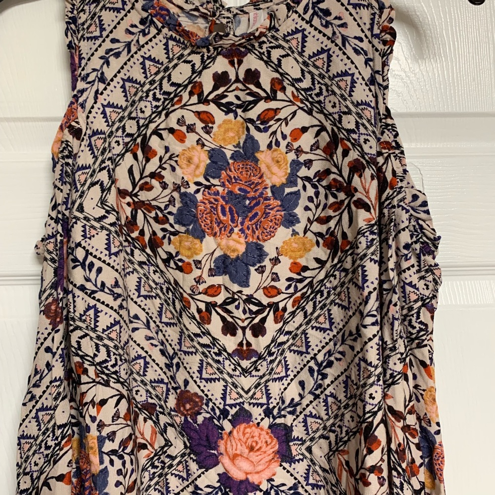 Open Shoulder Dress - Picture 2 of 3